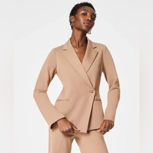 SPANX The Perfect Asymmetrical Tailored Blazer Ponte Toffee Tan Khaki Medium NWT - Picture 1 of 10